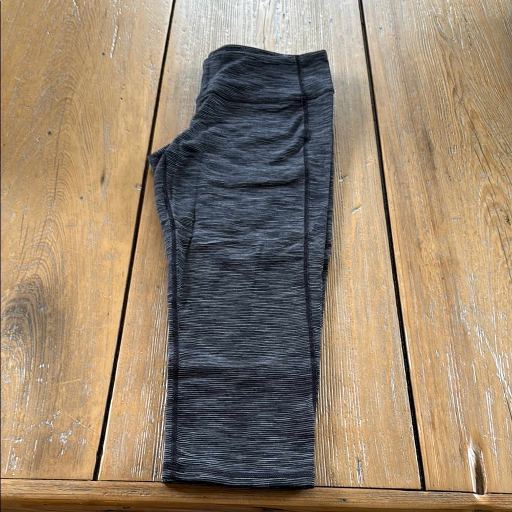 Athleta Black Capri Leggings, Size M
